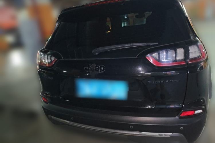 Used Jeep Cherokee 2019 2.0T Two-Wheel Drive Smart Enjoyment Version China VI Rear
