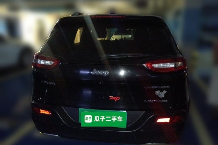 Used Jeep Cherokee 2019 2.0L Two-Wheel Drive Standard Edition China V Rear