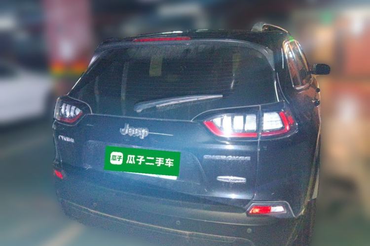 Used Jeep Cherokee 2019 2.0L Two-Wheel Drive Premium Edition China V Emission Standard Rear
