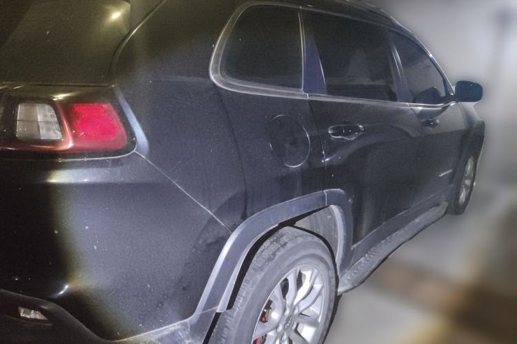 Used Jeep Cherokee 2019 2.0T Two-Wheel Drive Smart Enjoyment Version China VI Rear Right 45 Deg