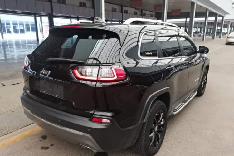 Used Jeep Cherokee 2019 2.0T Two-Wheel Drive Smart Enjoyment Version China V Rear Right 45 Deg