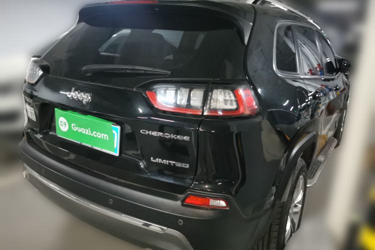 Used Jeep Cherokee 2019 2.0T Two-Wheel Drive Smart Enjoyment Version China VI Rear Right 45 Deg