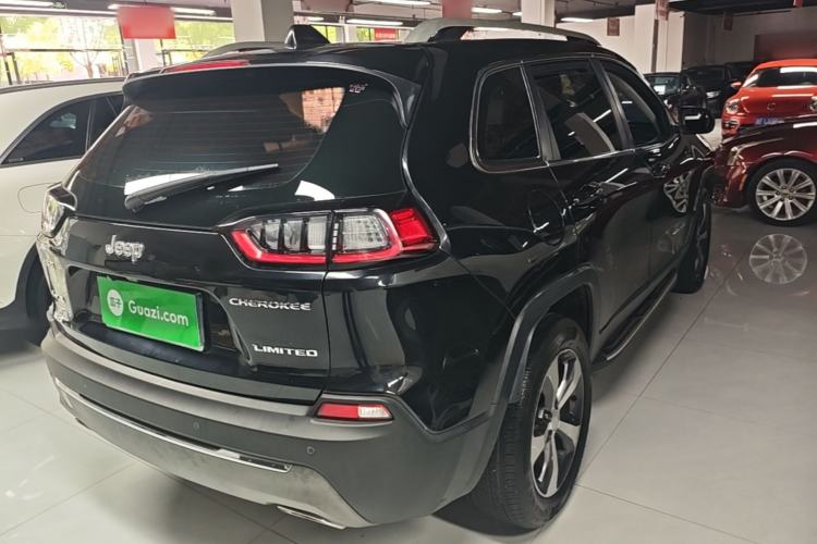 Used Jeep Cherokee 2019 2.0T Four-Wheel Drive Explorer Edition China V Rear Right 45 Deg