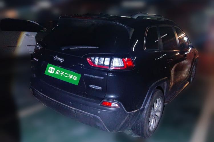 Used Jeep Cherokee 2019 2.0L Two-Wheel Drive Premium Edition China V Emission Standard Rear Right 45 Deg