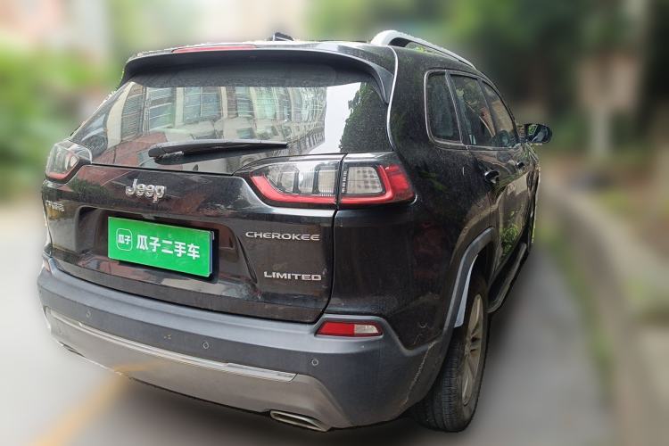 Used Jeep Cherokee 2019 2.0T Two-Wheel Drive Smart Enjoyment Version China VI Rear Right 45 Deg