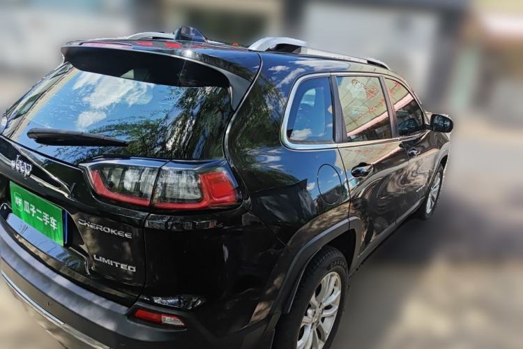 Used Jeep Cherokee 2019 2.0T Two-Wheel Drive Smart Enjoyment Version China VI Rear Right 45 Deg