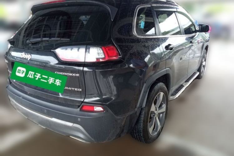 Used Jeep Cherokee 2019 2.0T Four-Wheel Drive Explorer Edition China V Rear Right 45 Deg