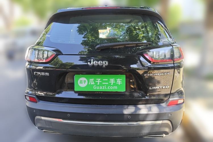 Used Jeep Cherokee 2019 2.0T Two-Wheel Drive Smart Enjoyment Version China VI Rear