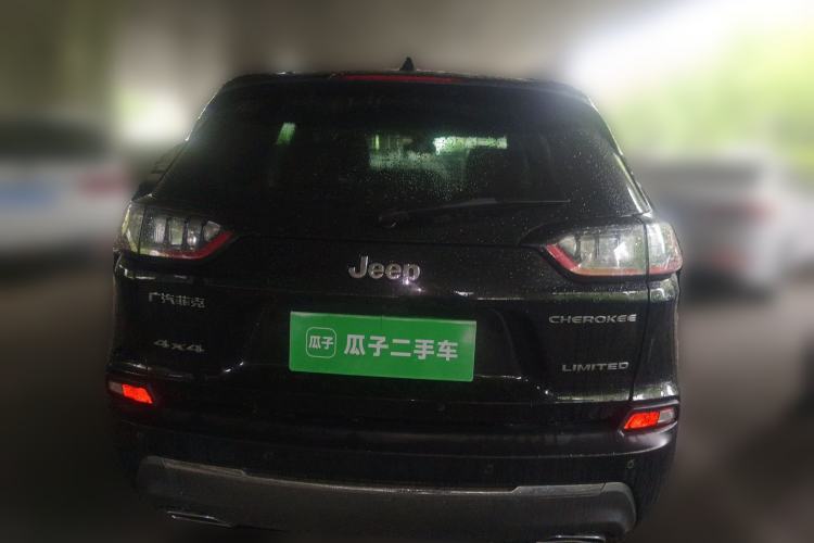 Used Jeep Cherokee 2019 2.0T Four-Wheel Drive Explorer Edition China VI Emission Standard Rear