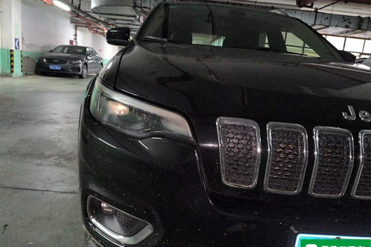 Used Jeep Cherokee 2019 2.0T Two-Wheel Drive Smart Enjoyment Version China VI Right Front Headlight