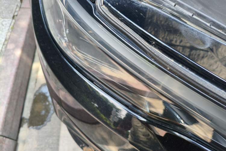 Used Jeep Cherokee 2019 2.0T Four-Wheel Drive Explorer Edition China VI Emission Standard Right Front Headlight