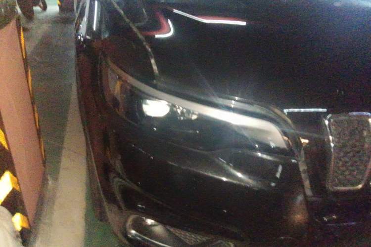 Used Jeep Cherokee 2019 2.0L Two-Wheel Drive Premium Edition China V Emission Standard Right Front Headlight