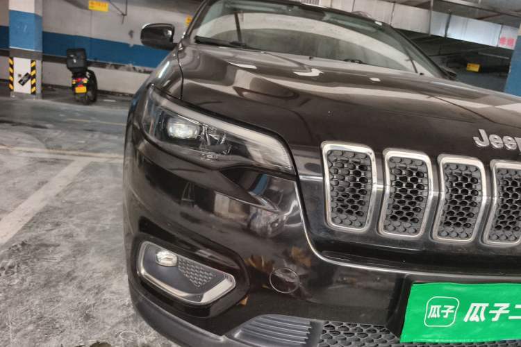 Used Jeep Cherokee 2019 2.0T Two-Wheel Drive Smart Enjoyment Version China V Right Front Headlight