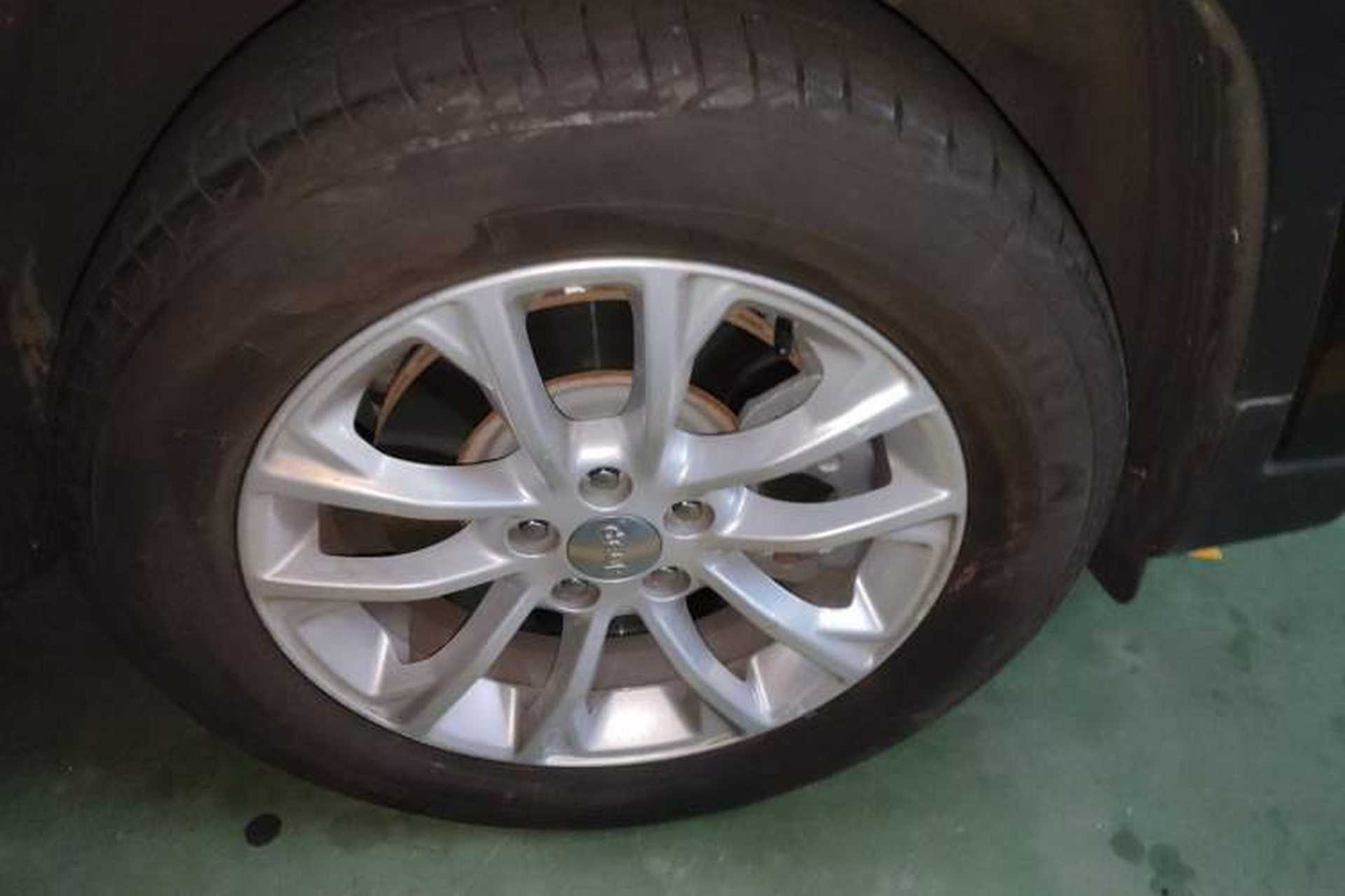 Used Jeep Cherokee 2019 2.0T Two-Wheel Drive Smart Enjoyment Version China V Right Front Wheel Hub