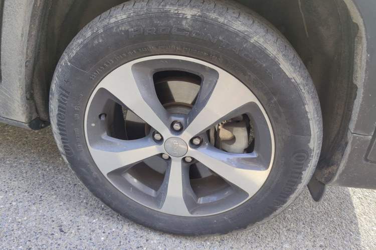 Used Jeep Cherokee 2019 2.0T Four-Wheel Drive Exploration Edition + Autonomous Driving Smart Package China V Right Front Wheel Hub