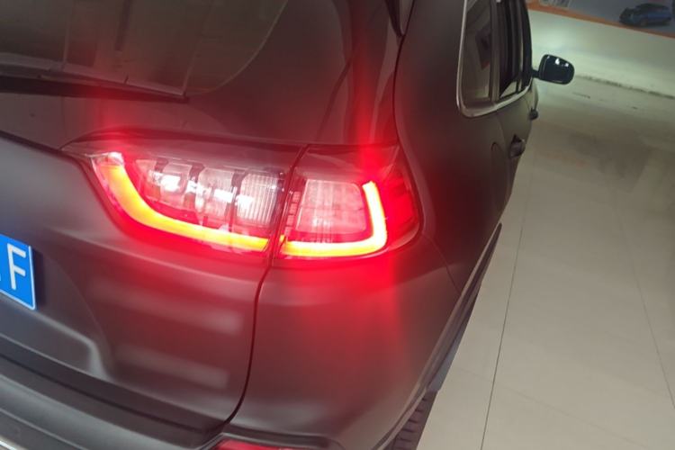 Used Jeep Cherokee 2019 2.0T Four-Wheel Drive Explorer Edition China V Right Rear Taillight