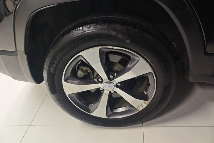 Used Jeep Cherokee 2019 2.0T Four-Wheel Drive Explorer Edition China V Right Rear Wheel Hub