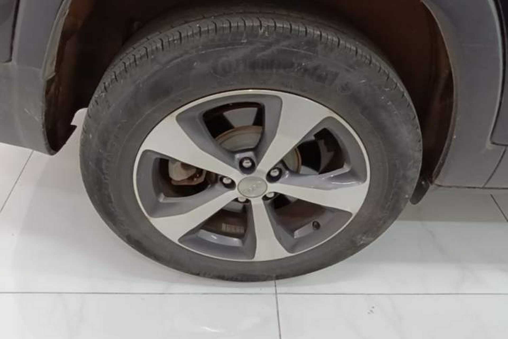 Used Jeep Cherokee 2019 2.0T Four-Wheel Drive Explorer Edition China V Right Rear Wheel Hub