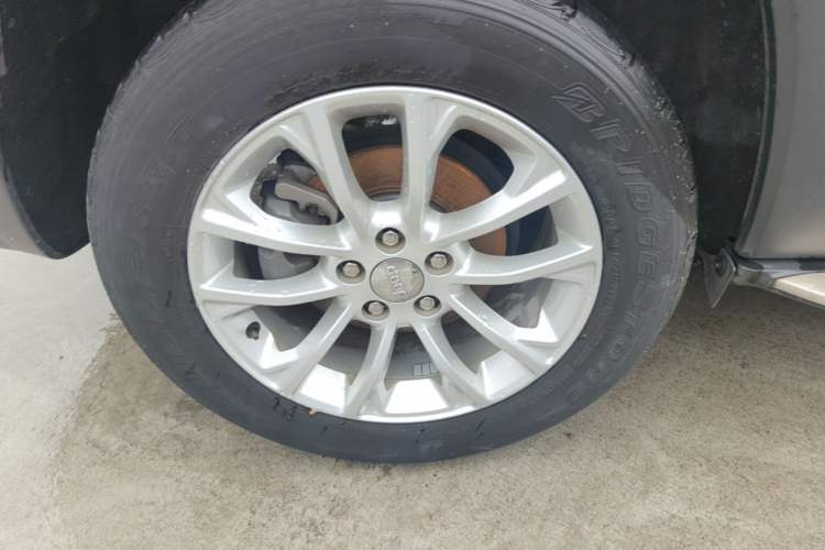Used Jeep Cherokee 2019 2.0T Two-Wheel Drive Smart Enjoyment Version China V Right Rear Wheel Hub