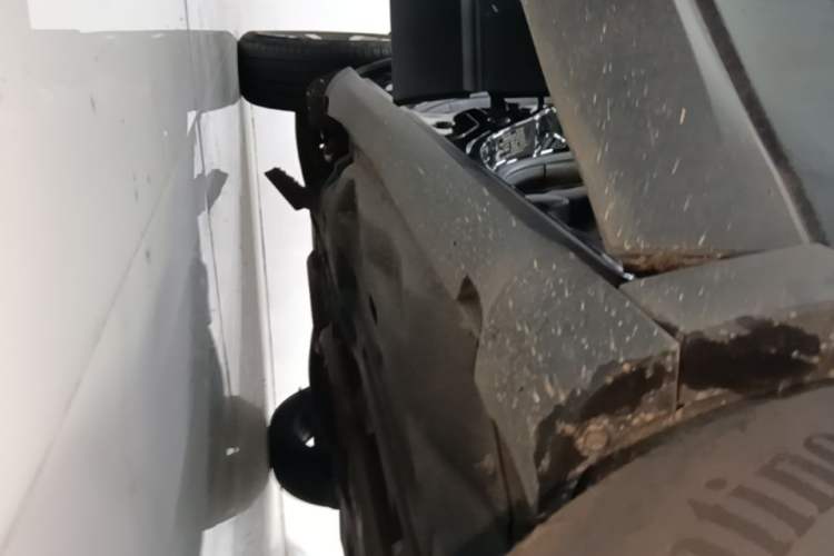 Used Jeep Cherokee 2019 2.0T Four-Wheel Drive Explorer Edition China V Right Side Sill