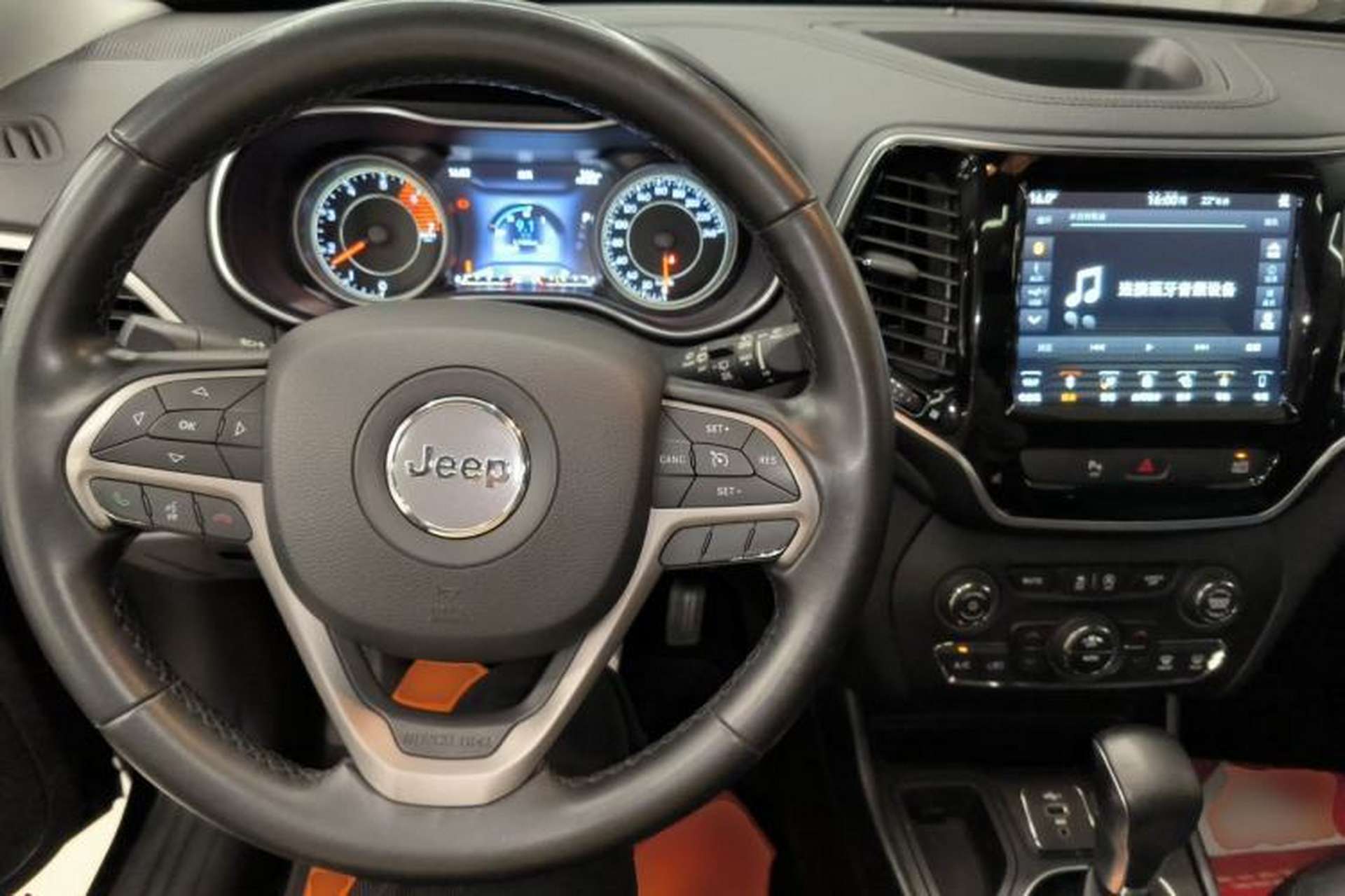 Used Jeep Cherokee 2019 2.0T 2WD Enjoyment Edition China V Steering Wheel