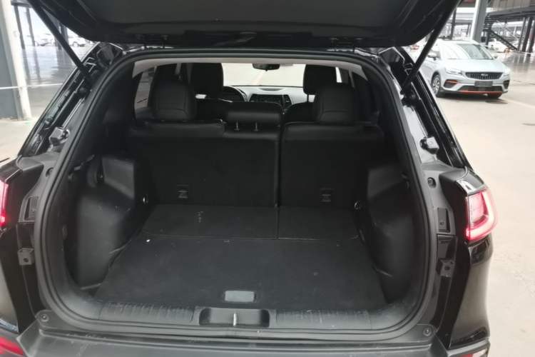 Used Jeep Cherokee 2019 2.0T Two-Wheel Drive Smart Enjoyment Version China V Trunk