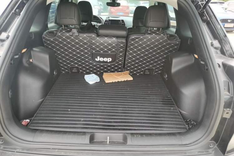 Used Jeep Cherokee 2019 2.0T 2WD Enjoyment Edition China V Trunk
