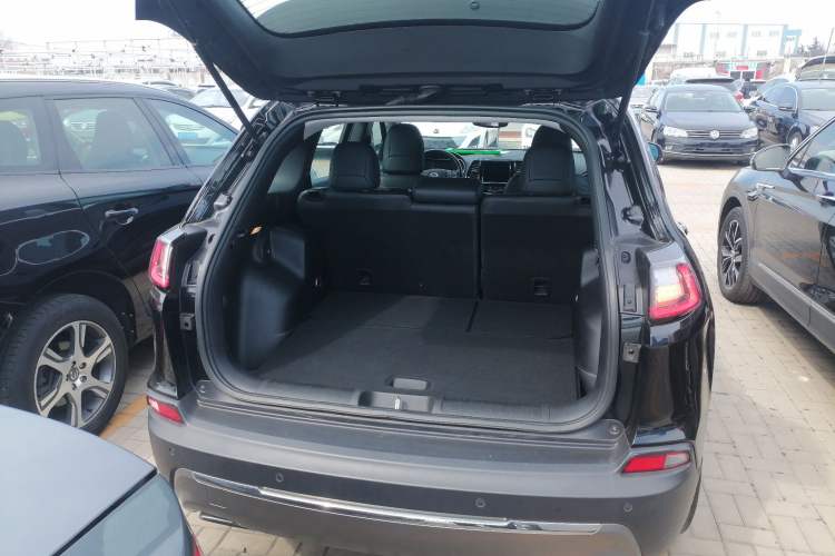 Used Jeep Cherokee 2019 2.0T Four-Wheel Drive Exclusive Edition China V Trunk