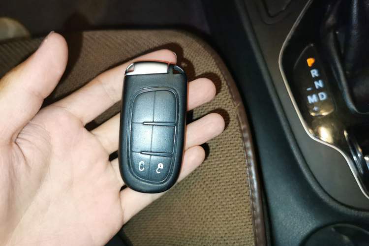 Used Jeep Cherokee 2019 2.0T Two-Wheel Drive Smart Enjoyment Version China VI Vehicle Key