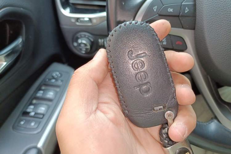 Used Jeep Cherokee 2019 2.0T Two-Wheel Drive Smart Enjoyment Version China VI Vehicle Key