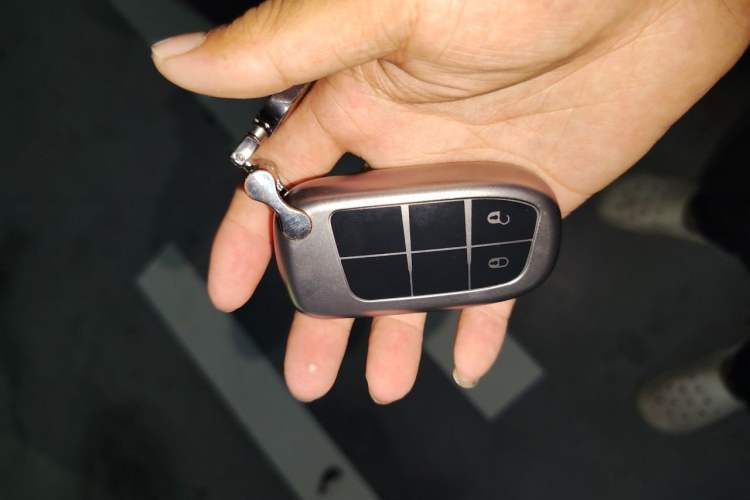 Used Jeep Cherokee 2019 2.0T Two-Wheel Drive Smart Enjoyment Version China VI Vehicle Key