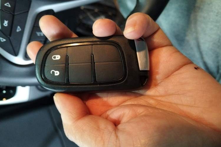 Used Jeep Cherokee 2019 2.0T Two-Wheel Drive Smart Enjoyment Version China VI Vehicle Key