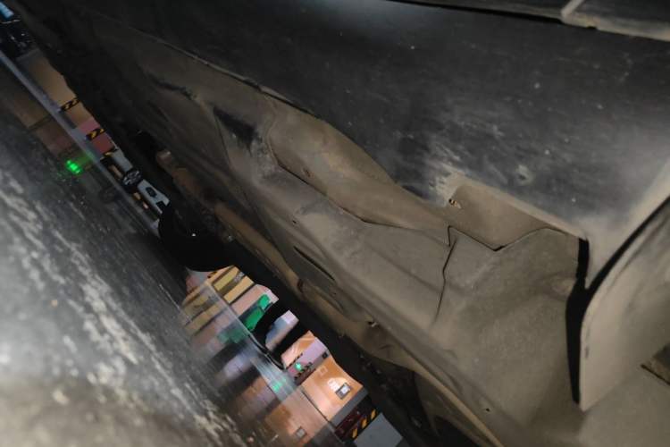 Used Jeep Cherokee 2019 2.0L 2WD Premium Edition China VI Chassis Rear Left