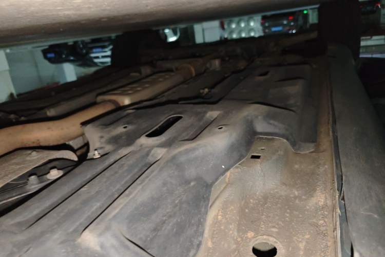 Used Jeep Cherokee 2019 2.0T Four-Wheel Drive Explorer Edition China V Chassis Rear Left