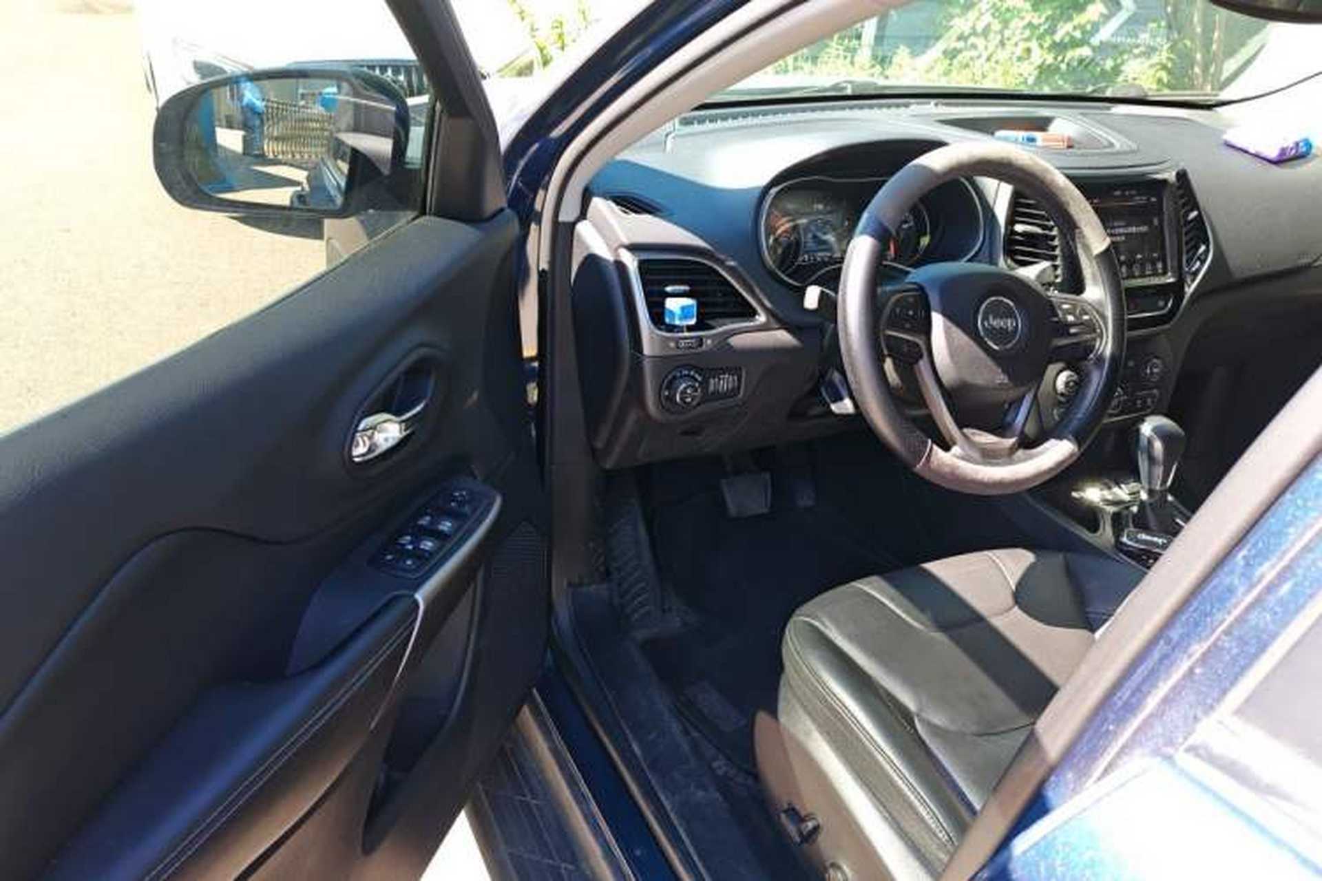 Used Jeep Cherokee 2019 2.0L 2WD Premium Edition China VI Driver Seat