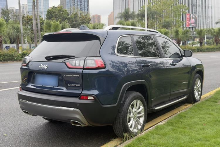 Used Jeep Cherokee 2019 2.0T Two-Wheel Drive Smart Enjoyment Version China VI Exterior 1