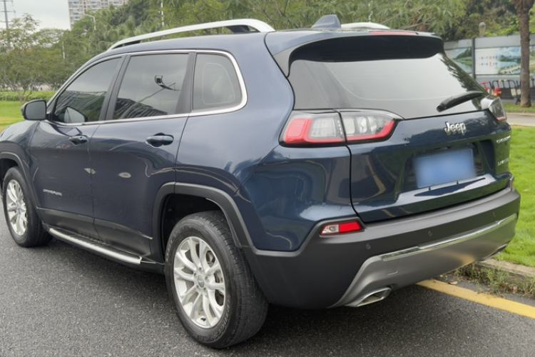 Used Jeep Cherokee 2019 2.0T Two-Wheel Drive Smart Enjoyment Version China VI Exterior 2