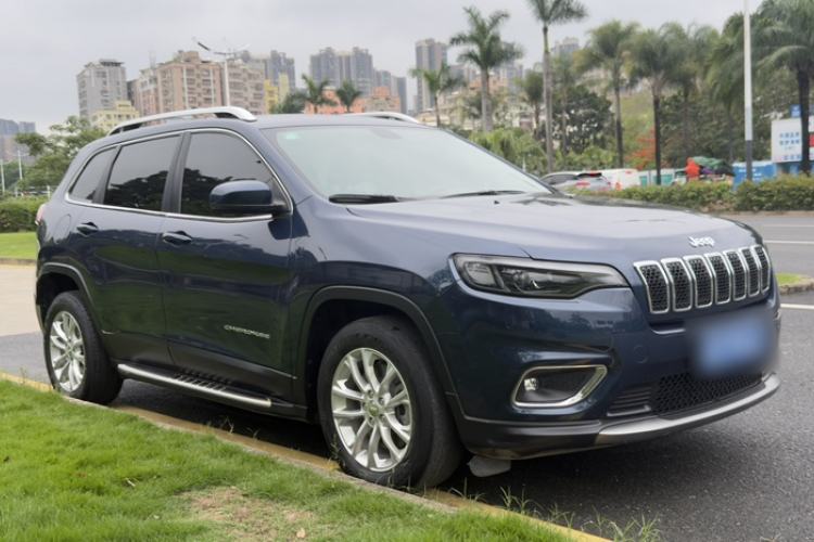 Used Jeep Cherokee 2019 2.0T Two-Wheel Drive Smart Enjoyment Version China VI Exterior 3
