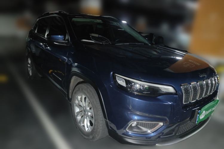 Used Jeep Cherokee 2019 2.0L 2WD Premium Edition China VI Front Right 45 Deg