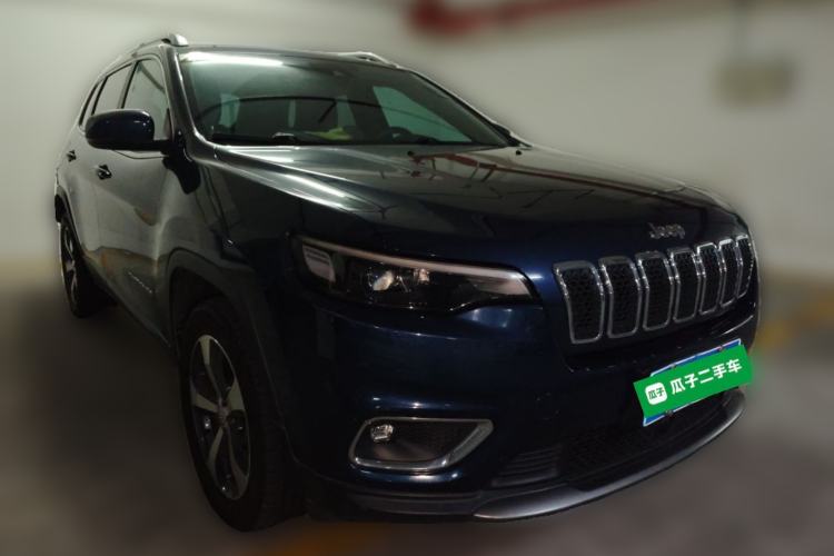 Used Jeep Cherokee 2019 2.0T Four-Wheel Drive Explorer Edition China V Front Right 45 Deg