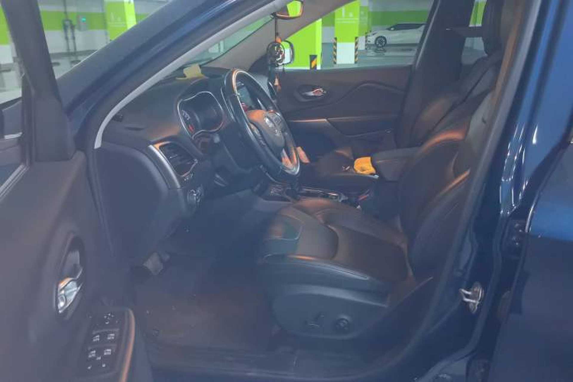 Used Jeep Cherokee 2019 2.0T Two-Wheel Drive Smart Enjoyment Version China VI Left Front Seat