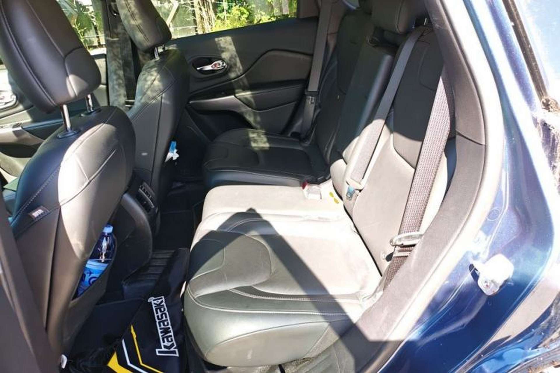 Used Jeep Cherokee 2019 2.0L 2WD Premium Edition China VI Left Rear Seat