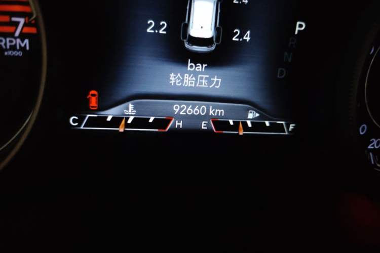Used Jeep Cherokee 2019 2.0T Four-Wheel Drive Explorer Edition China V Odometer Close Up