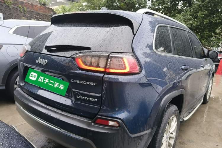 Used Jeep Cherokee 2019 2.0T Two-Wheel Drive Smart Enjoyment Version China VI Rear Right 45 Deg