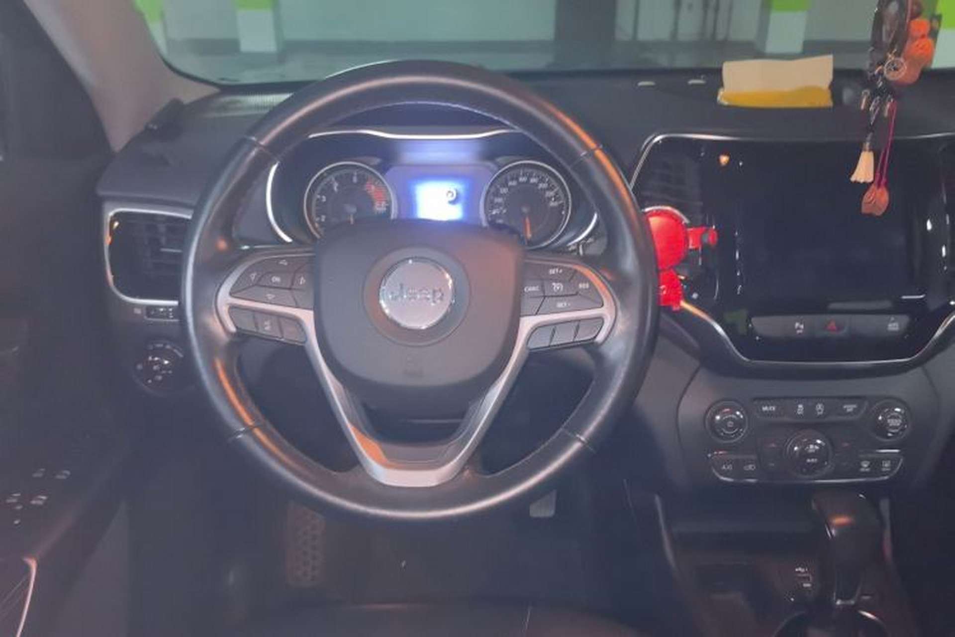 Used Jeep Cherokee 2019 2.0T Two-Wheel Drive Smart Enjoyment Version China VI Steering Wheel