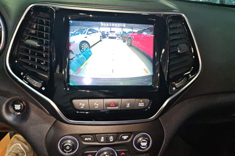 Used Jeep Cherokee 2019 2.0T Four-Wheel Drive All-Round Version China VI Audio And AC Panel