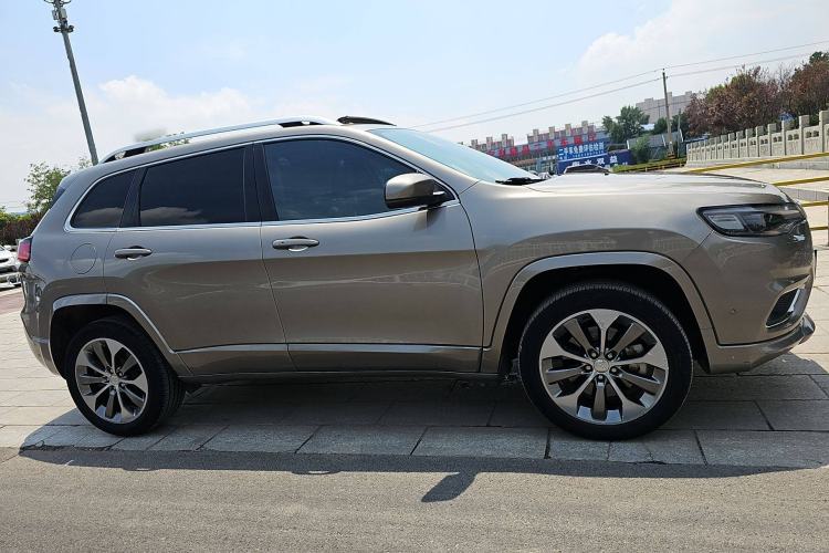 Used Jeep Cherokee 2019 2.0T Four-Wheel Drive All-Round Version China VI Exterior 2