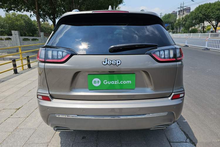 Used Jeep Cherokee 2019 2.0T Four-Wheel Drive All-Round Version China VI Exterior 4