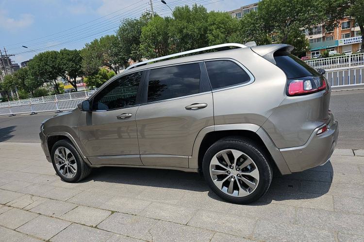 Used Jeep Cherokee 2019 2.0T Four-Wheel Drive All-Round Version China VI Exterior 5