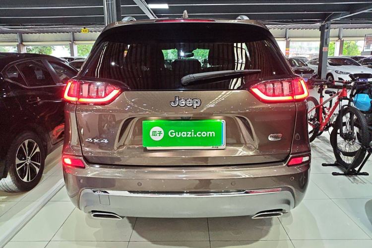 Used Jeep Cherokee 2019 2.0T Four-Wheel Drive All-Round Version China VI Rear